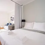 In Der Innenstadt I 3 Minutes To Metro