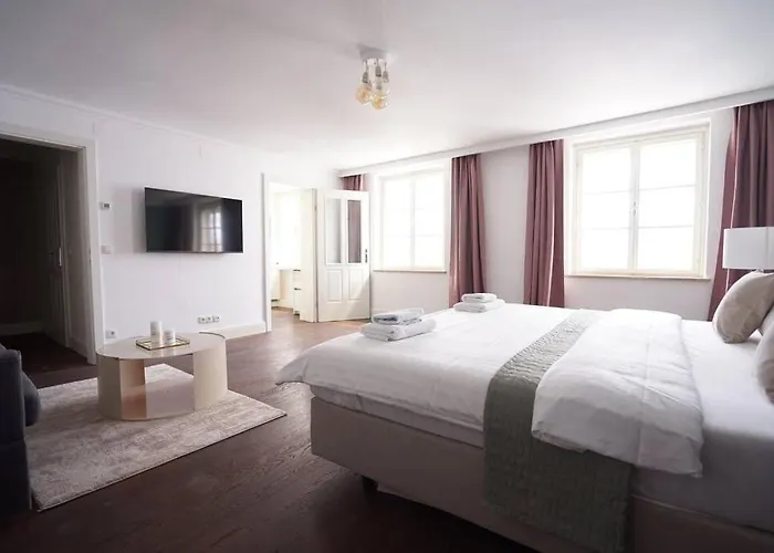 In Der Innenstadt I 3 Minutes To Metro